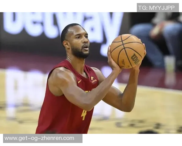 小莫布里与阿伦联手发力半场贡献21分6篮板助力球队争胜 小莫布里与阿伦联手发力半场贡献21分6篮板助力球队争胜